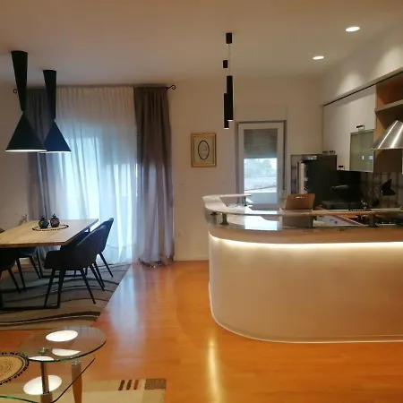 Villa Matea Pool House 公寓